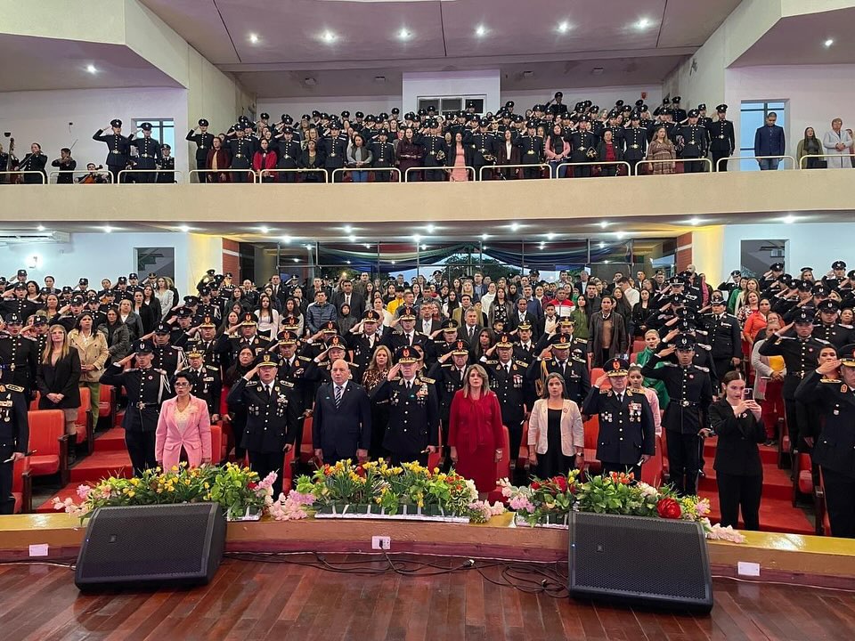 Ceremonia de Entrega de Espadín a los Aspirantes a Cadetes de la Academia Nacional de Policía.